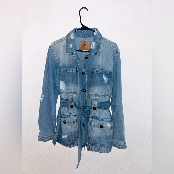 BBJ Los Angeles Distressed Denim Jacket Size Large NWOT - Picture 1 of 6